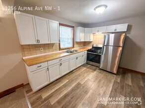 Building Photo - Spacious 2-Bed / 1-Bath – First Month Rent...