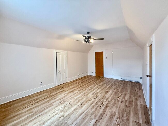 Building Photo - 347 Avenue C