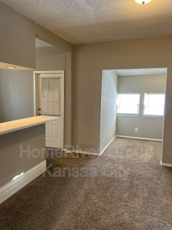 Building Photo - 2843 Belleview Ave
