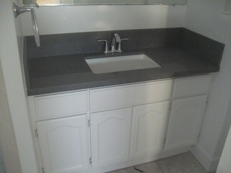 Building Photo - 1307 W M St