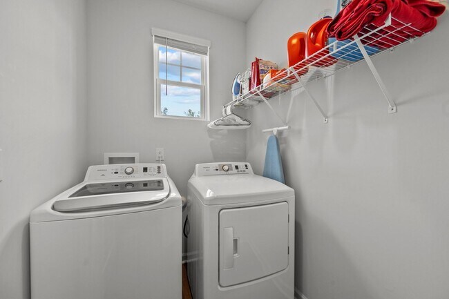 Building Photo - Home in Surf City