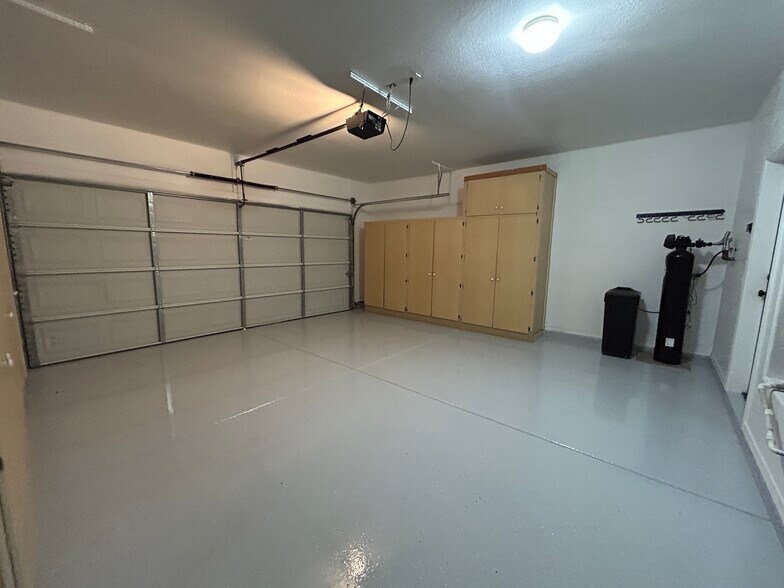 Building Photo - 4123 E Cherry Hills Dr