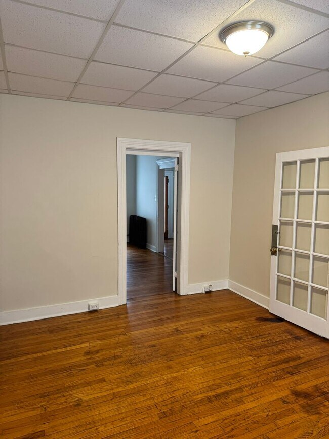 Building Photo - 210-212 N Potomac St