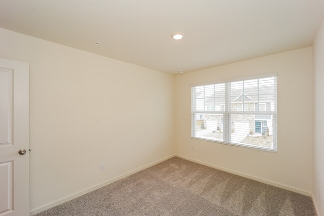 Building Photo - Fantastic 3bd/2ba home! Let yourself in!
