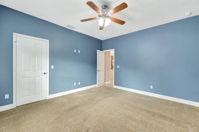 Building Photo - 348 SW Millard Dr