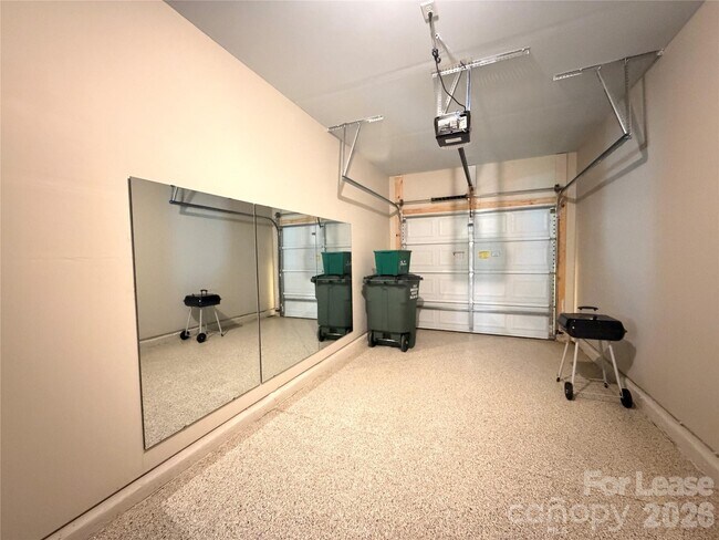 Building Photo - 9330 Grand Valley Dr