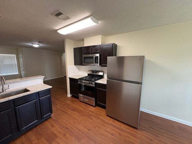 Building Photo - 10202 Staghill Dr