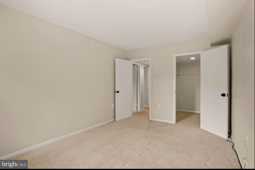 Building Photo - 1524 Northgate Sq