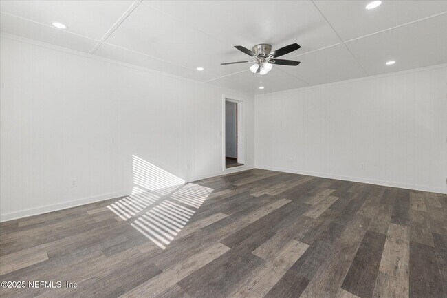 Building Photo - 863 Westgate Dr