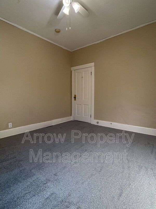 Building Photo - 4019 Lenox Ave