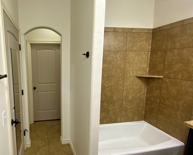 Building Photo - 7208 Manford Ln