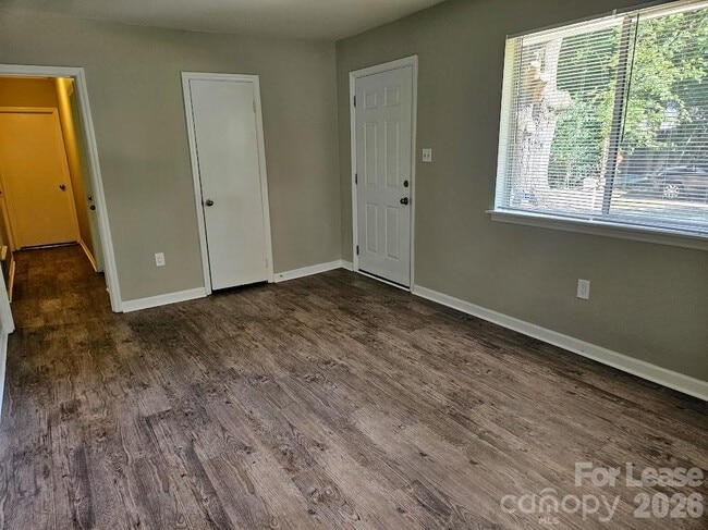 Building Photo - 6815 Water Mill Ct