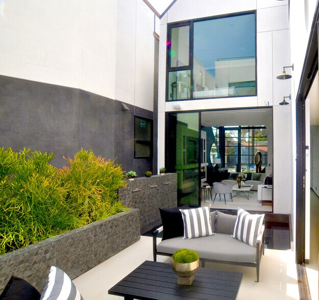 Building Photo - 838 California Ave