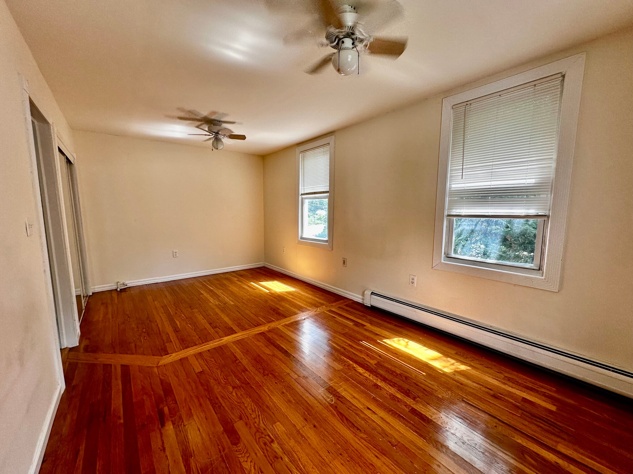 BR #3 - 1585 Bergen Blvd