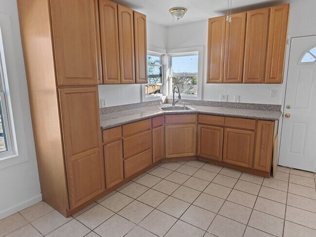 Building Photo - 2466 Seminary Ave