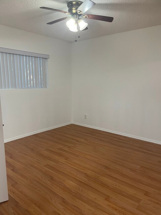 Building Photo - 1520 Venice Blvd