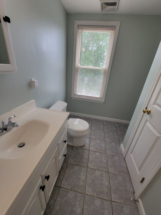 Building Photo - 76 Congress St