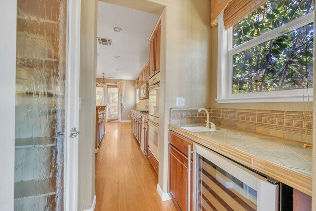 Building Photo - 8639 Brush Way