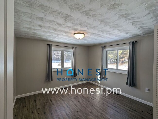 Building Photo - 151 Chimney Rd