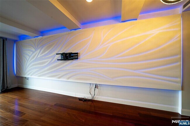 Building Photo - 600 Harbor Blvd