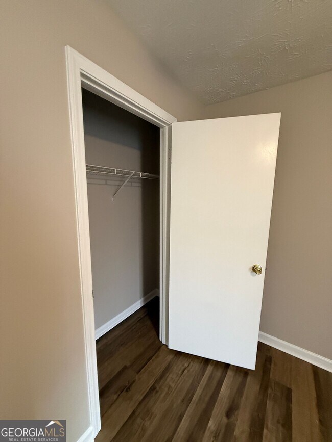 Building Photo - 110 St Andrews Ct