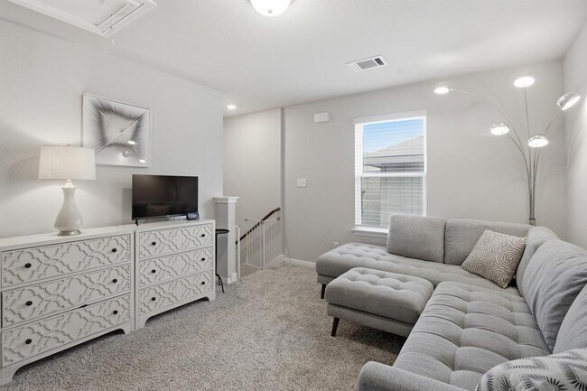 Building Photo - 514 Sun Grv Trl
