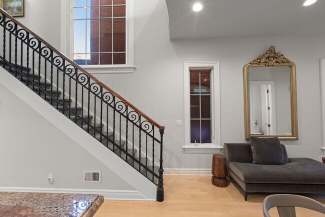 Building Photo - Stout Street 2 BDR at Curtis Park