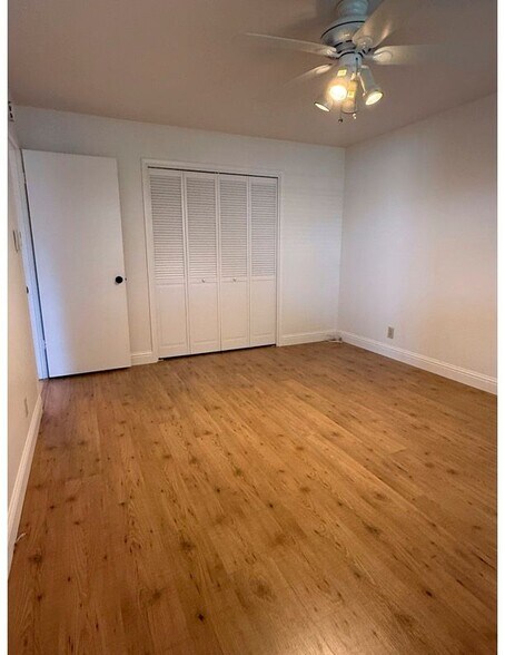 Building Photo - 5753 Reynaud Ct