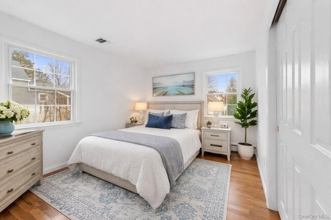 Building Photo - 1736 Central St