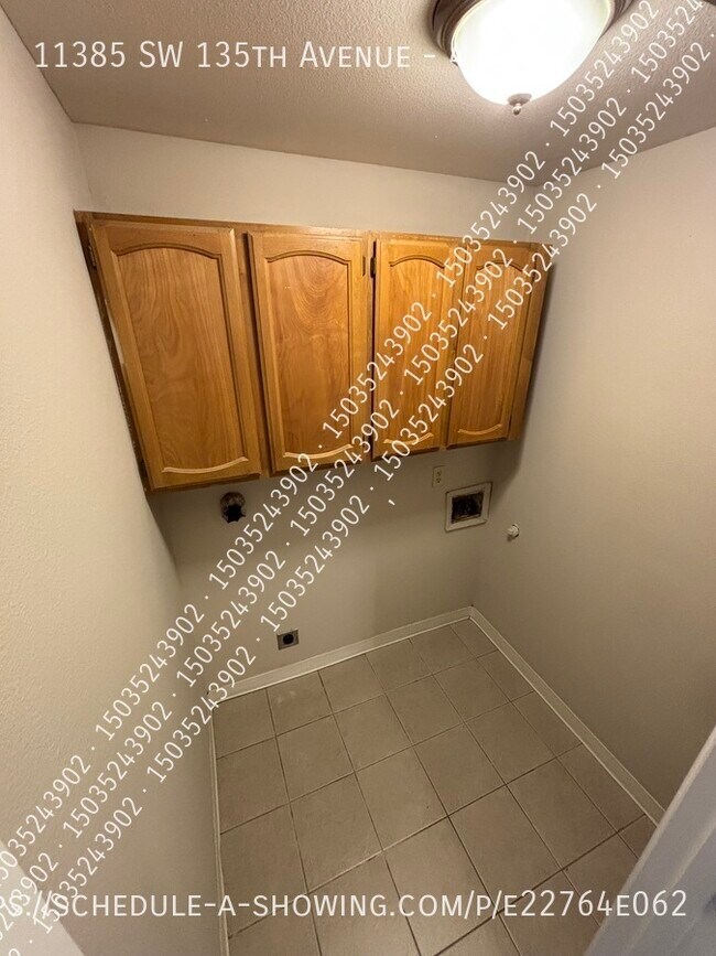 Building Photo - 11385 SW 135th Ave