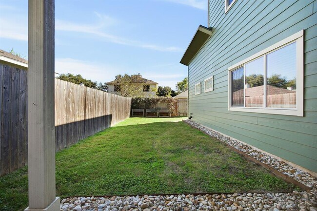 Building Photo - 1125 Walton Ln