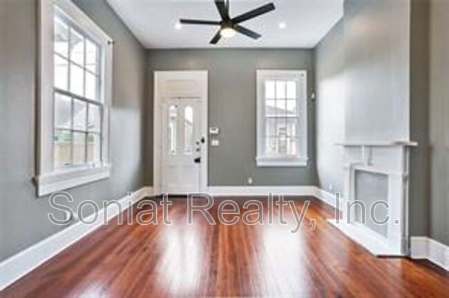 Building Photo - 2503 Burgundy St