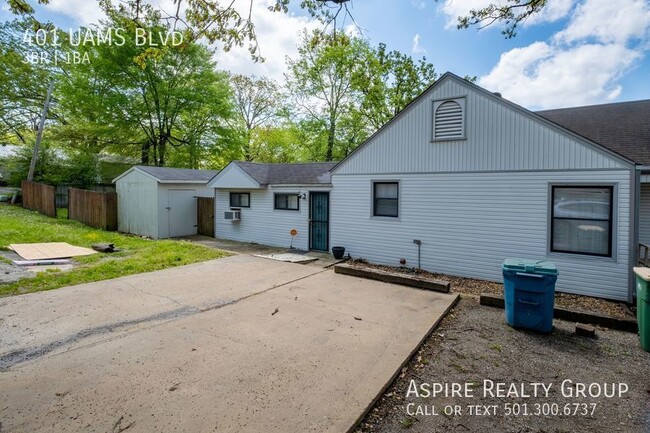 Building Photo - Fully Furnished 3 Bedroom House Next to UAMS