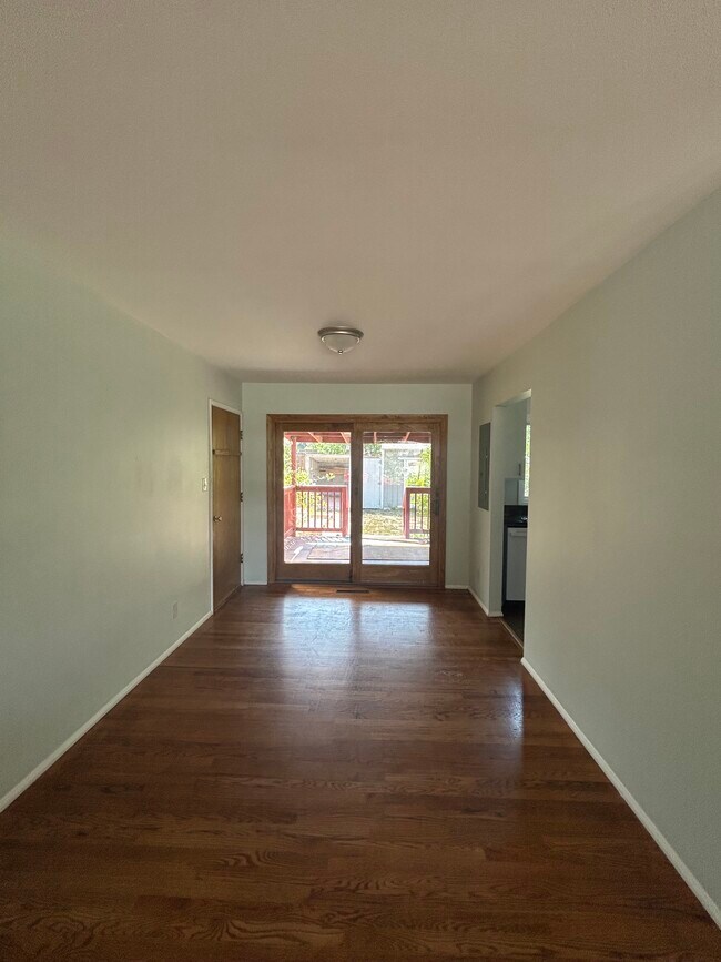 Building Photo - 1618 Querida Dr