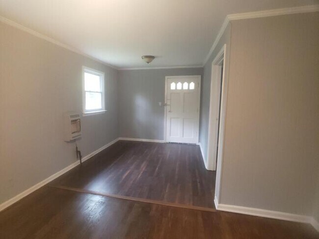 Building Photo - 810 E Vine St