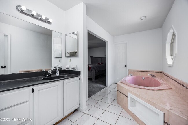 Building Photo - 2388 Halperns Way