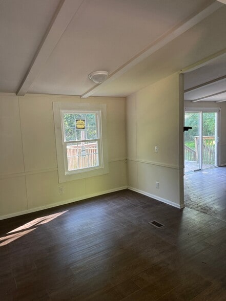 Building Photo - 245 Deerfoot Rd