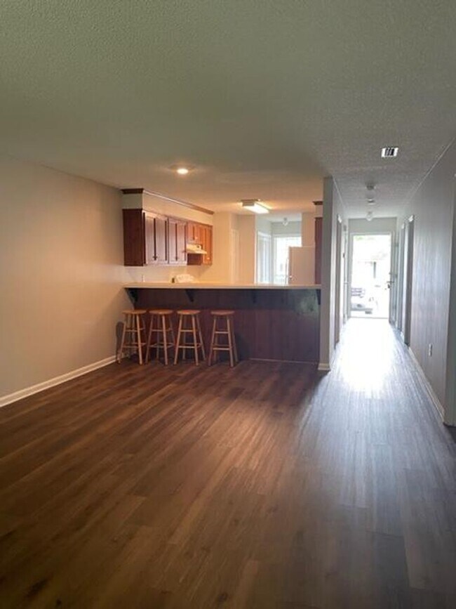 Building Photo - 2 Bedroom Duplex in Quail Rise Subdivision