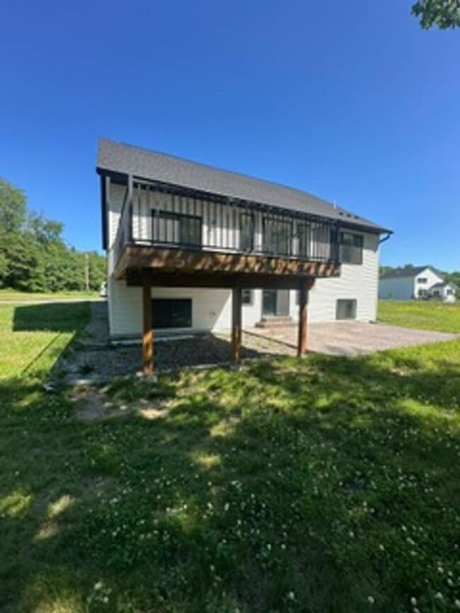 Building Photo - Beautiful Single Family 5 Bed home built in 2024 - Pequot Lakes