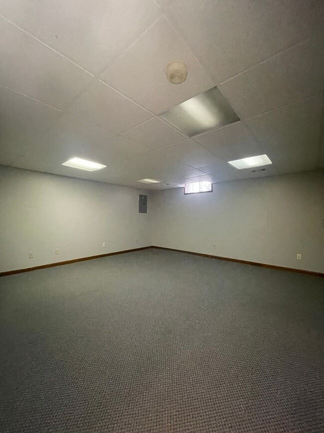 Building Photo - Two Bedroom 55+ Condo in Kalamazoo
