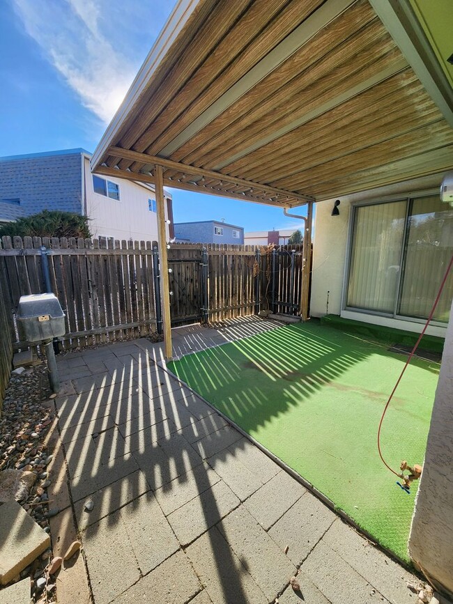 Building Photo - ALL PROSPECTIVE TENANTS MUST SUBMIT A $58 NON-REFUNDABLE APPLICATION FEE PER APPLICANT ONLINE AND...