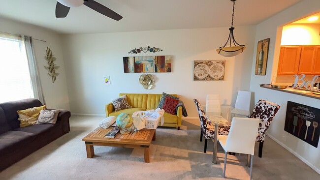 Building Photo - 7632 Sandy Springs Point