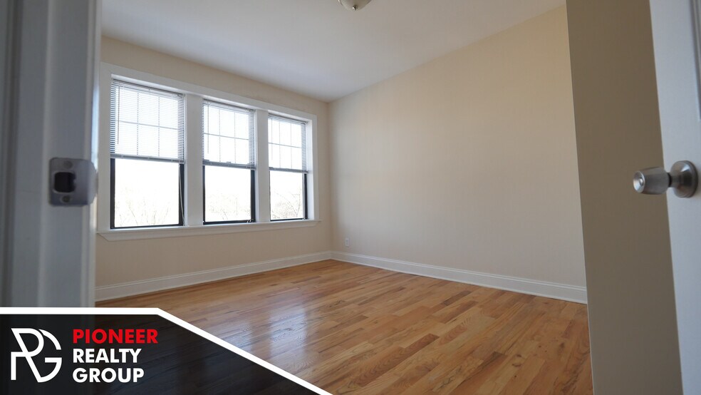 Building Photo - 1446 W Byron St