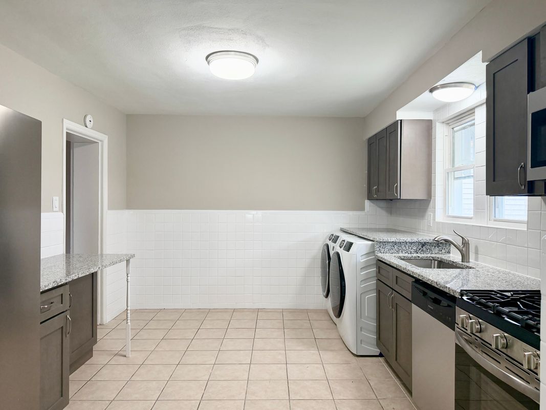 Building Photo - 1928 Macklind Ave