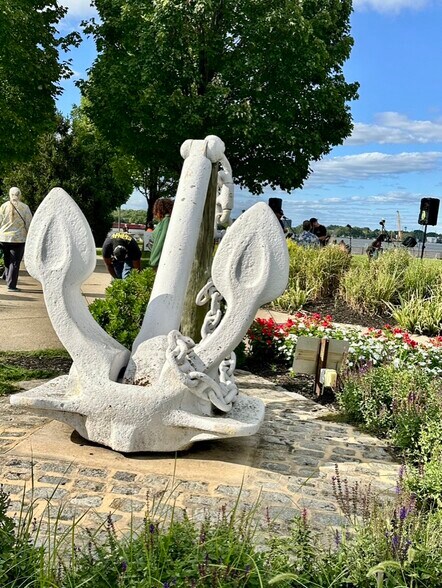 WaterFront Park just 5 mins walk. - 328 High St