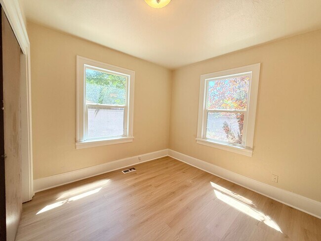 Building Photo - 4630 SW 185th Ave