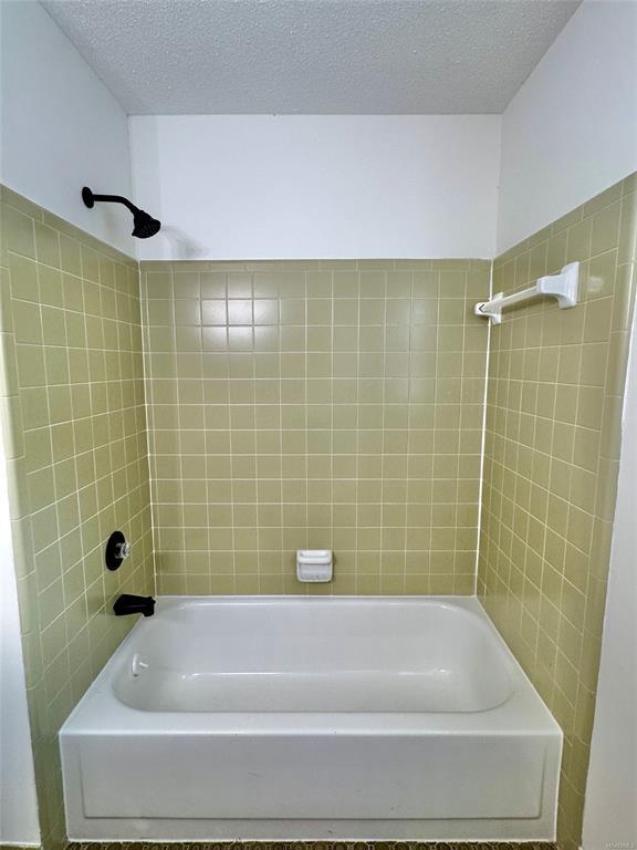 Building Photo - 713 Dubuque Dr