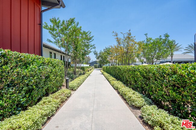 Building Photo - 61 Harness Wy