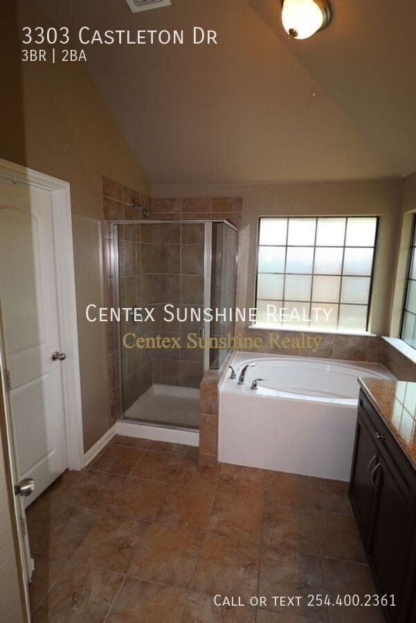 Building Photo - 3303 Castleton Dr