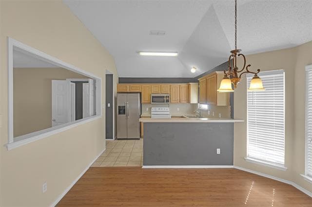 Building Photo - 3807 Woodside Dr